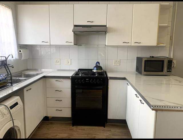 2 BEDROOM TOWNHOUSE FOR SALE IN FREEWAY PARK